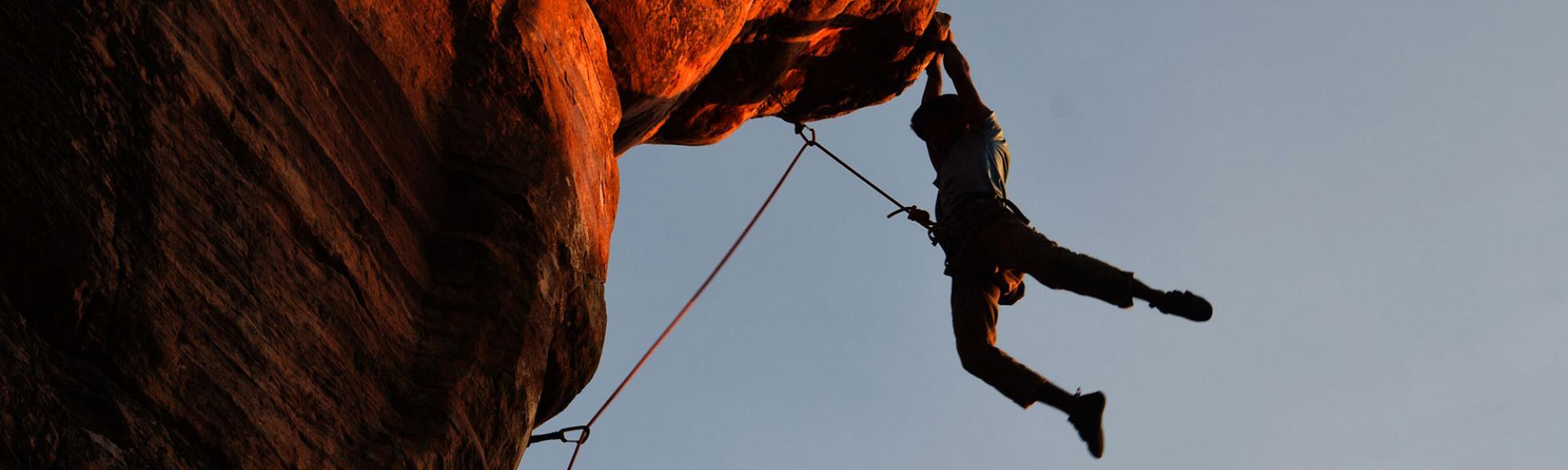 Copertina di Arrampicata Lead, allenamento presente tra gli sport in elenco in SportEnciclopedia 